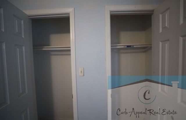 2 bed / 1 bath house - Bono Gallery 3