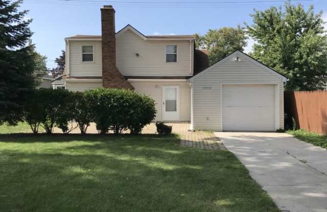 3 Bedroom, 1.5 Baths with Family Room and Living Room - 23233 Wellington Avenue, Warren, MI 48089