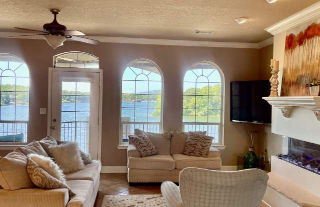 620 Grand Point Drive Gallery 2