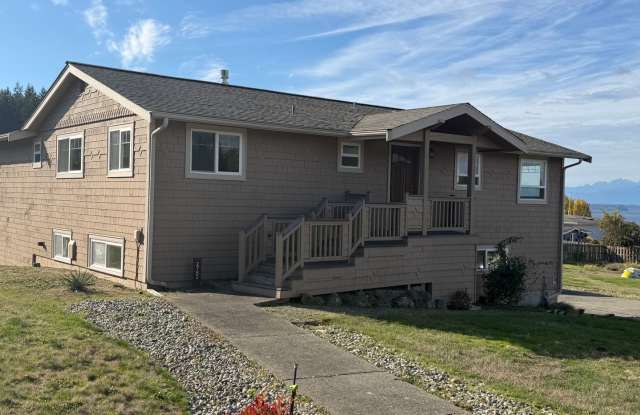 Spacious Home and Community Beach Access and Pet Friendly!! Gallery 1