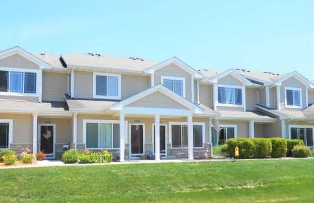 1111 NE 7th Ln - 1111 NE 7th Ln, Ankeny, IA 50021