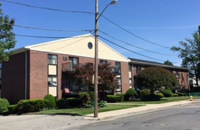 25 Brooks Park - 25 Brooks Park, Medford, MA 02155