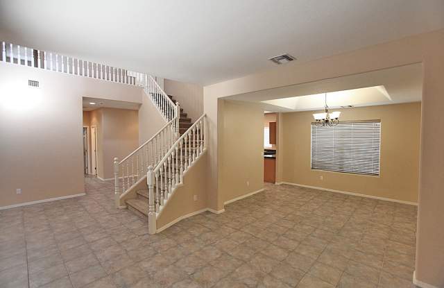2301 N 107th Dr Gallery 4