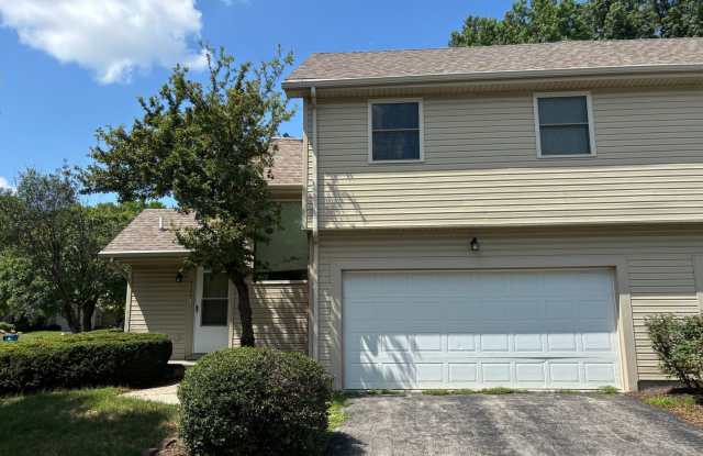 Sylvania Three Bedroom Townhome - 4130 Rodeo Drive, Sylvania, OH 43560