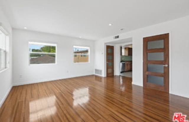 653 Sunset Avenue Gallery 2