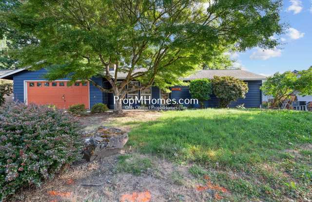 Beautiful Three Bedroom Home in Hillsboro w/ Sunroom! photos photos