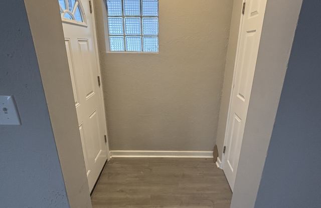 373 Taft Pl Gallery 2