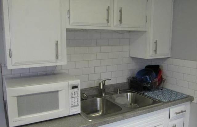 2 Bedroom Home-- Ottumwa Gallery 3