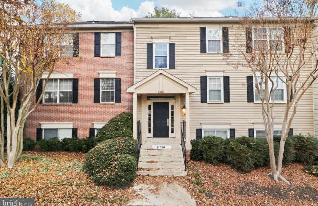 12018 GOLF RIDGE Court unit: 201 - 12018 Golf Ridge Court, Fair Oaks, VA 22033