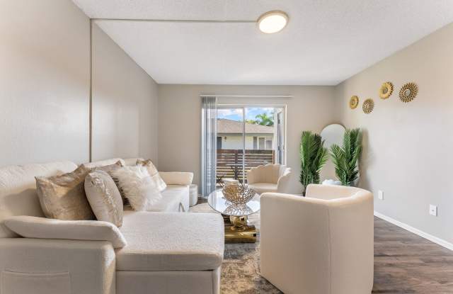 Shoreline Pointe Apartments Gallery 2