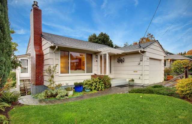 7023 40th Ave NE photos photos