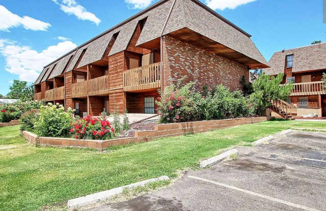 The Double Tree Apartments, offer comfortable and affordable living just minutes from the CMU campus photos photos