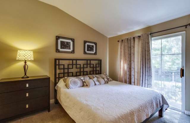 11942 Tivoli Park Row Gallery 3