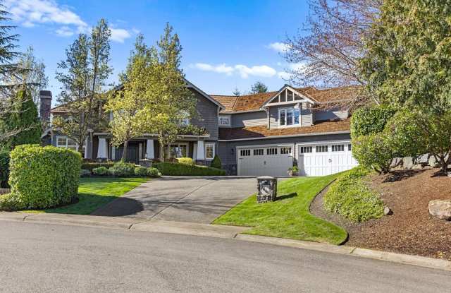 Spacious 5-Bed 4.5 Bath Home with Two Primary Suites on a Quiet Cul-de-Sac in Sammamish Gallery 3