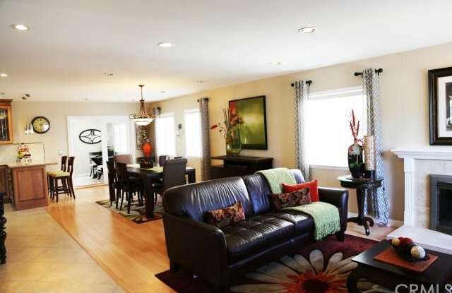 6058 Pitcairn Street Gallery 3