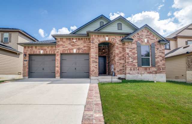GORGEOUS 3-BEDROOM HOME WITH SPARKLING POOL photos photos