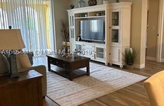 19701 E Country Club Dr Gallery 4