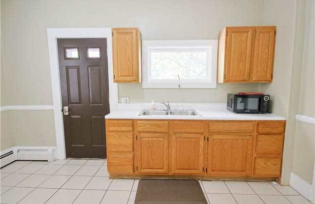 Great spot! 3br/1ba on Park Ave photos photos