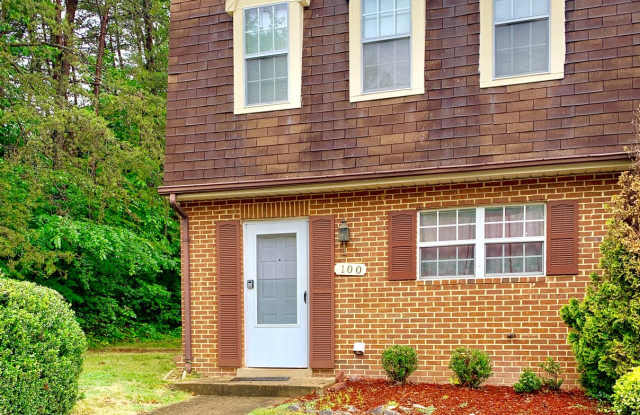 Gorgeous End Unit Townhouse Fredericksburg photos photos