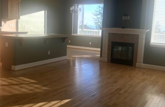 13670 SW Wrightwood Court Gallery 3