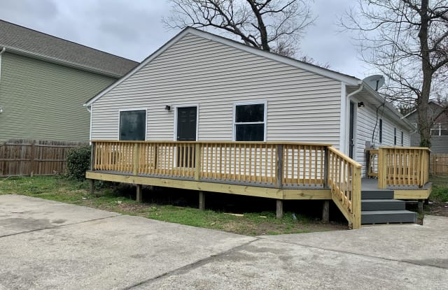210 Chamberlin Ave W - 210 West Chamberlin Avenue, Hampton, VA 23663