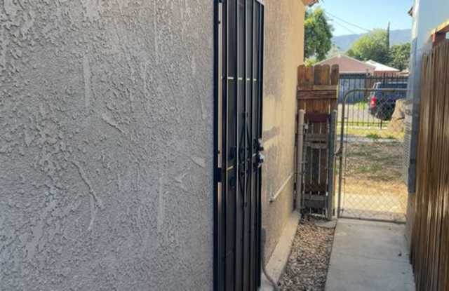 1 Bed | 1 Bath | 400 Sq Ft | Studio/ADU photos photos