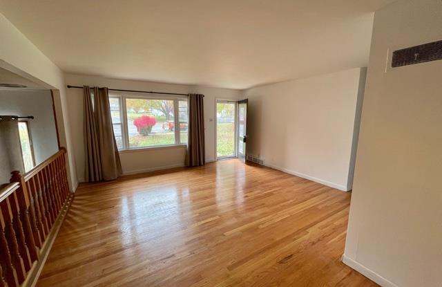 430 Covert Court Gallery 3