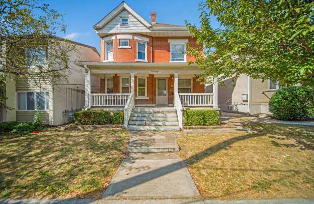 Massive 10 Bedroom Newly Renovated House Perfect for Students, Greek Life, Clubs, and More! photos photos