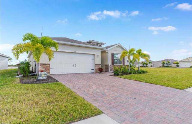 607 Parkshore Lake Ave - 607 Parkshore Lake Ave, Cape Coral, FL 33993