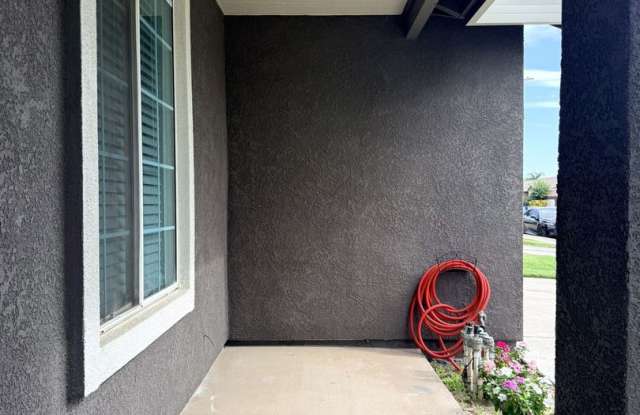Beautifully Updated 3-Bedroom Home with Modern Upgrades & Spacious Backyard! Located in ATWATER!! Gallery 3