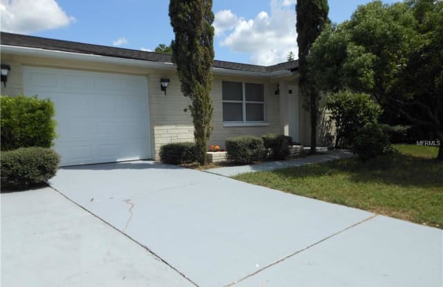 9720 GLEN MOOR LANE - 9720 Glen Moor Ln, Jasmine Estates, FL 34668