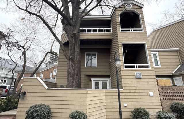 413 W 8th Street - 413 West 8th Street, Charlotte, NC 28202