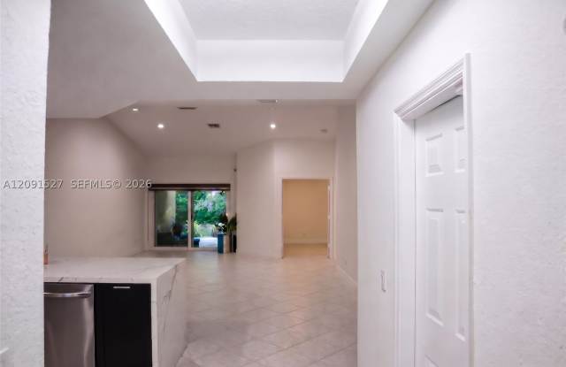 1575 Zenith Way Gallery 2