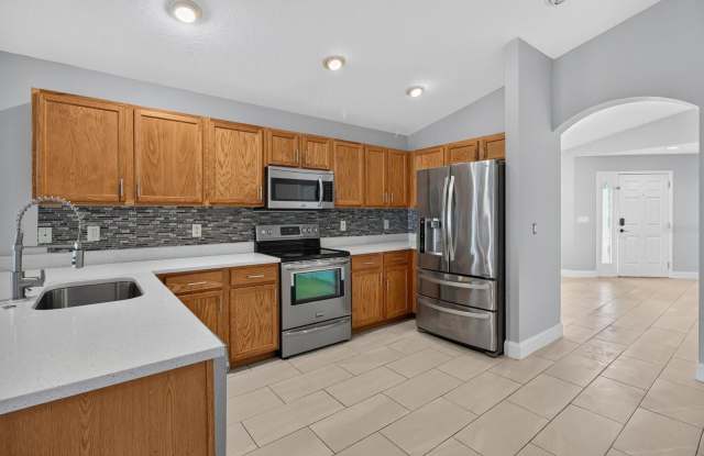 7961 CARRIAGE POINTE Drive Gallery 4