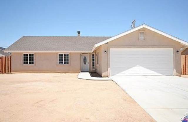 Spacious 3 bdrm/2 bath Home w/Large Primary Suite & Fenced Yard $1800 Monthly Rent Gallery 1