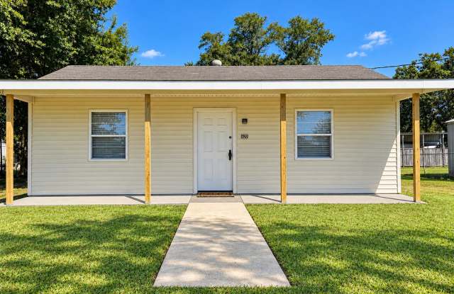 1 BR, 1 BA Home on a Private Lot in Sulphur, LA Gallery 1