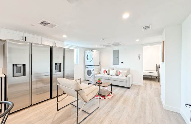 TL 1361 W 35th St - Co-Living Gallery 4