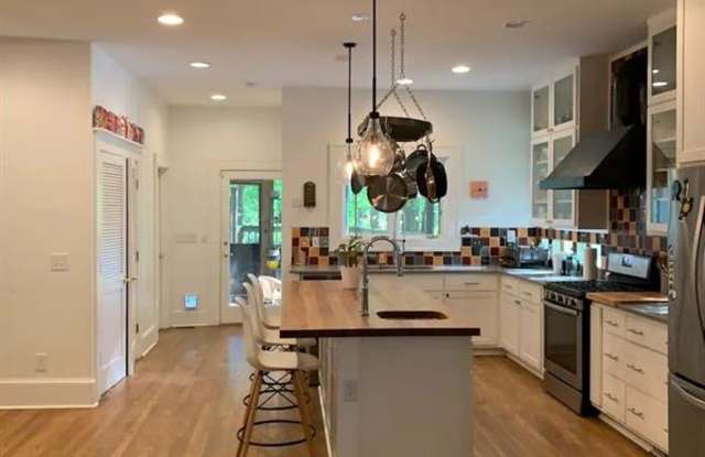 1719 McLendon Avenue NE Gallery 2