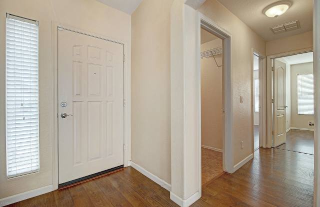 4025 E LA SALLE Street Gallery 3