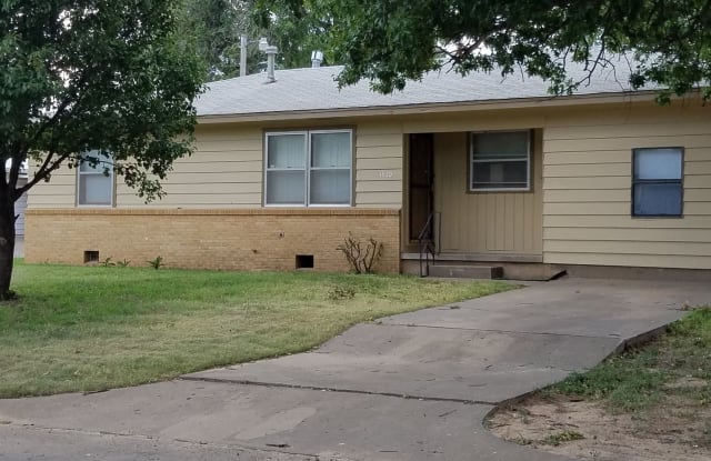 1610 N. Quincy - 1610 North Quincy Street, Enid, OK 73701