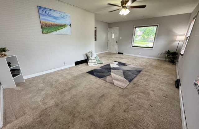 3 Bed, 1 Bath Home for rent in Elk Run Heights photos photos