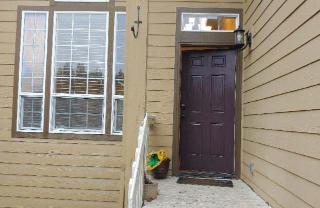 Newer 4 bedroom Home photos photos