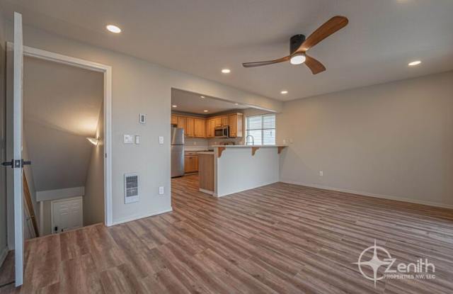 5807 NE 135th Ave - 5807 Northeast 135th Avenue, Vancouver, WA 98682