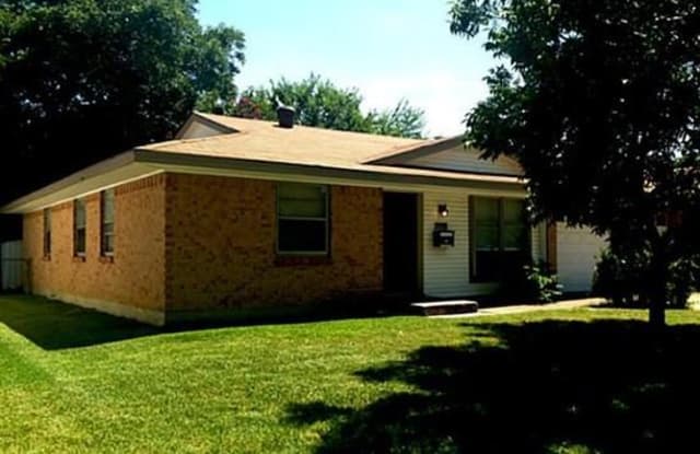 3926 Savannah Drive - 3926 Savannah Drive, Garland, TX 75041