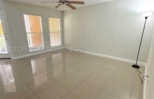 777 Riverside Dr Gallery 2