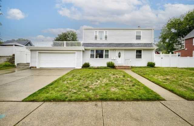 150 Erie St photos photos