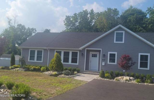 18 Lasatta Avenue - 18 Lasatta Avenue, Englishtown, NJ 07726