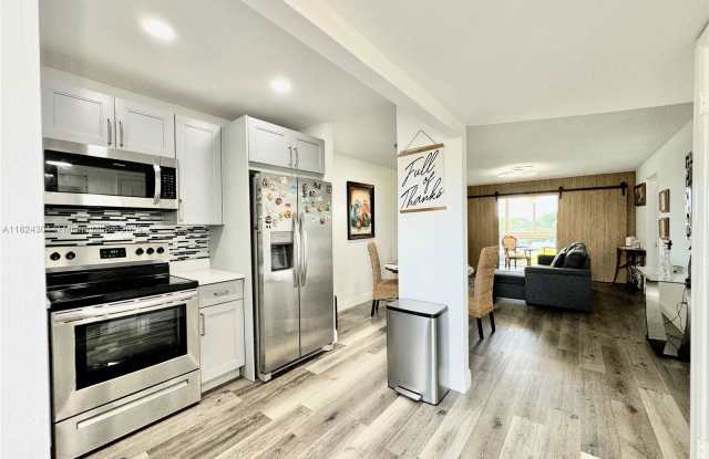 8305 Sunrise Lakes Boulevard photos photos