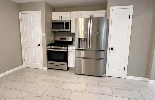 Spacious 2-Bedroom 2 Bath Home in Gary Gallery 1