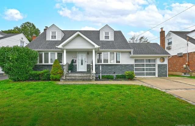 2328 Westley Road - 2328 Westley Road, Salisbury, NY 11590